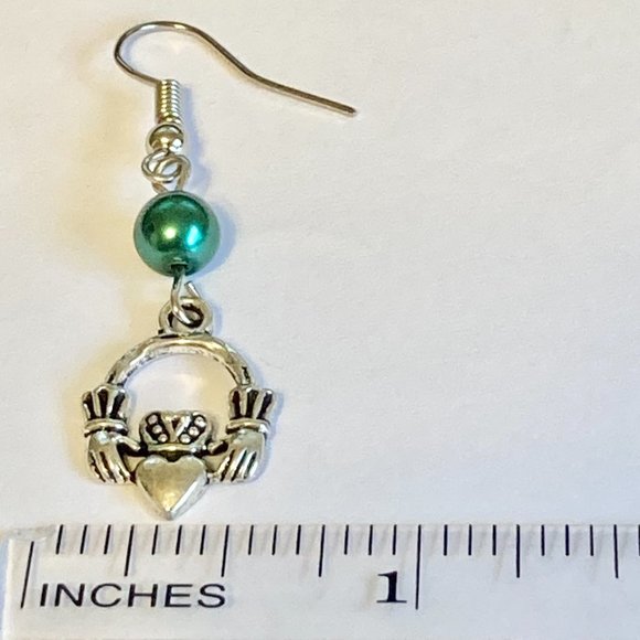 Claddagh Earrings Silver Plated Irish Celtic St Patricks Day Green Glass Pearl - Picture 8 of 9